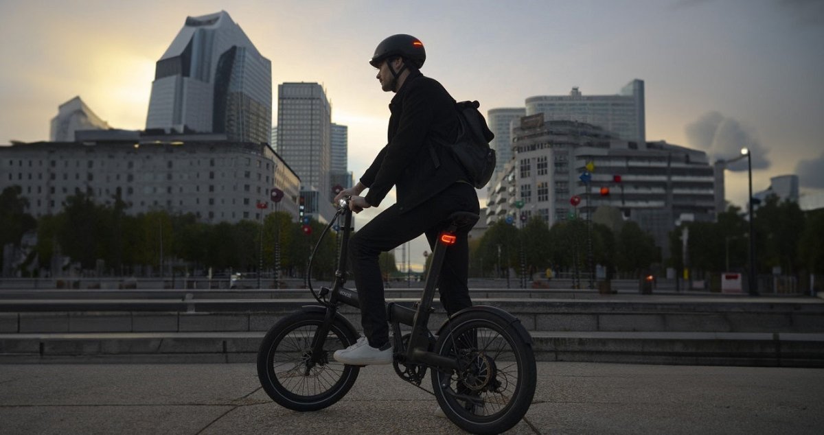 Vélo Électrique vs. VAE : Comment Faire le Bon Choix ? - Overade