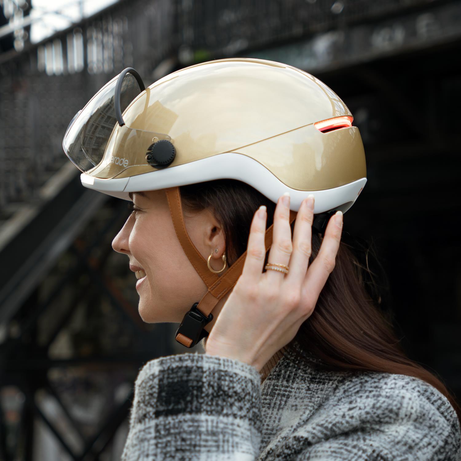 Overade LIFE - Casque Vélo Lumineux avec Clignotants