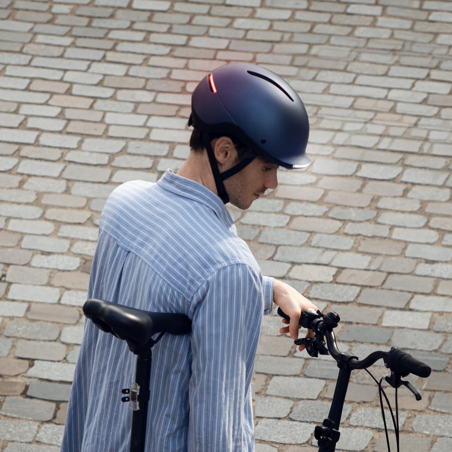 Overade LIFE - Casque Vélo Lumineux avec Clignotants