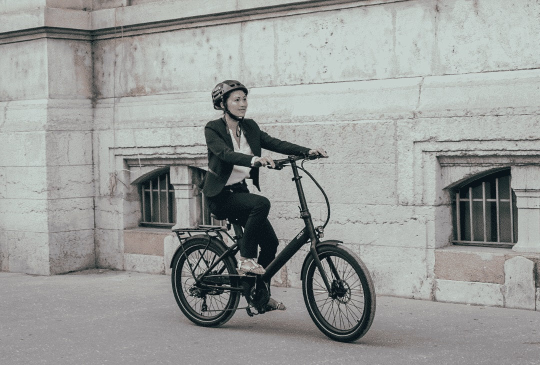 Le vélo électrique pliant : Révolutionnez votre mobilité en ville - Overade