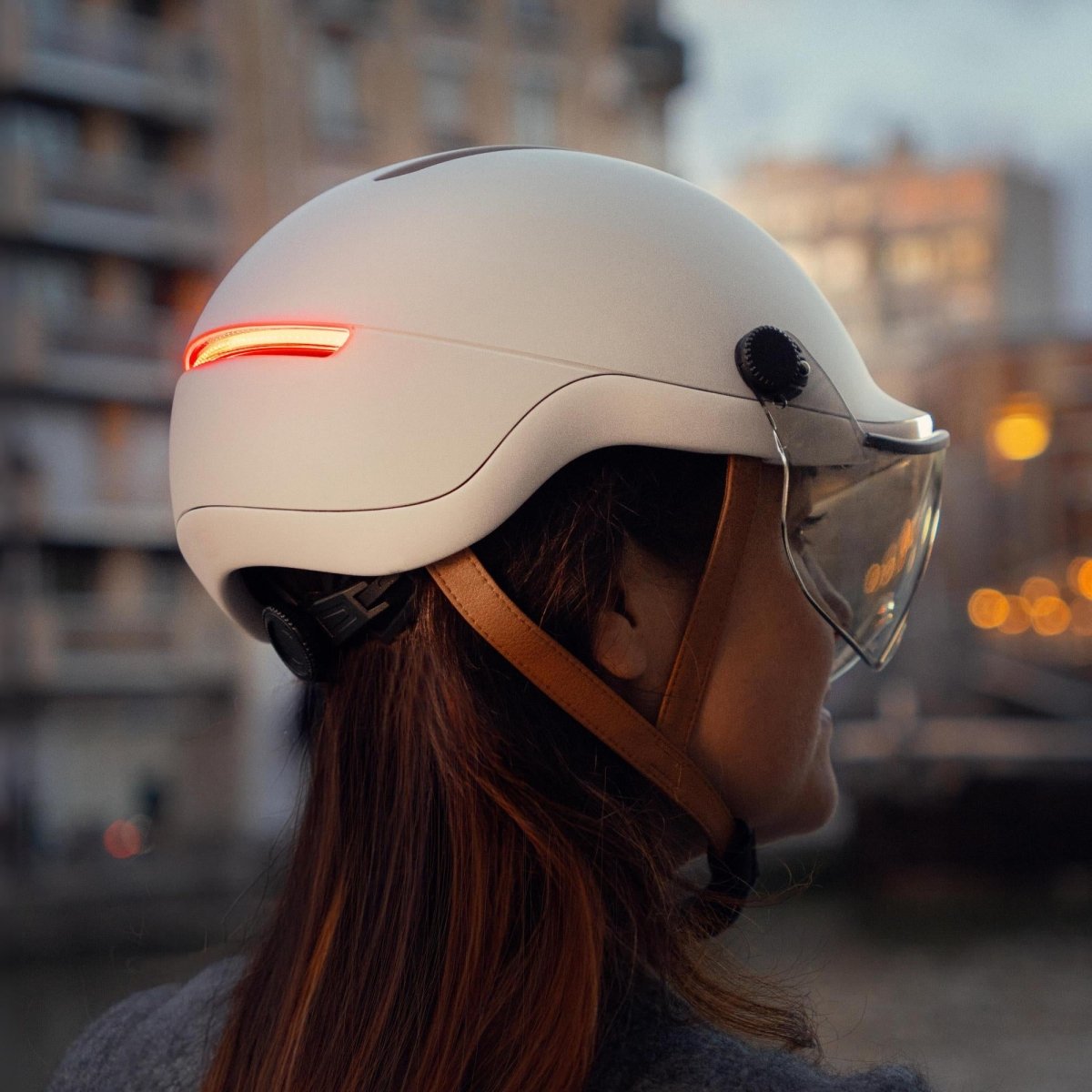 Overade LIFE - Casque Vélo Lumineux avec Clignotants - Overade