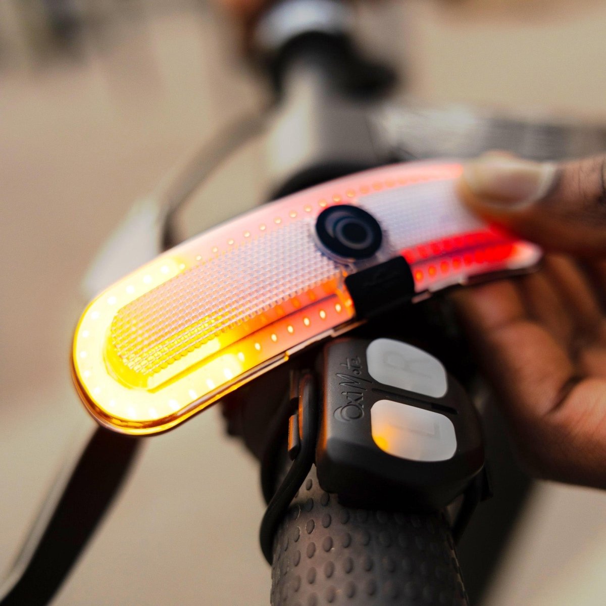 OxiTurn. Powerful bicycle light with left right turn signal function